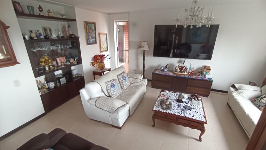Apartamento de 3 alcobas en venta en Santa Isabel, Cali, 109 m² · foto 2 de 24