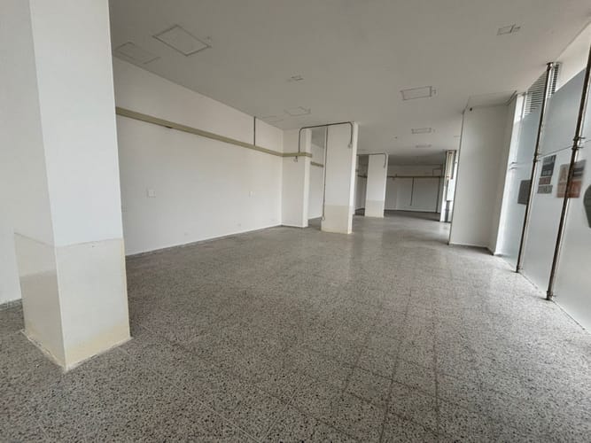 Local en arriendo en Cañaveral, Floridablanca, 220 m² · foto 2 de 14