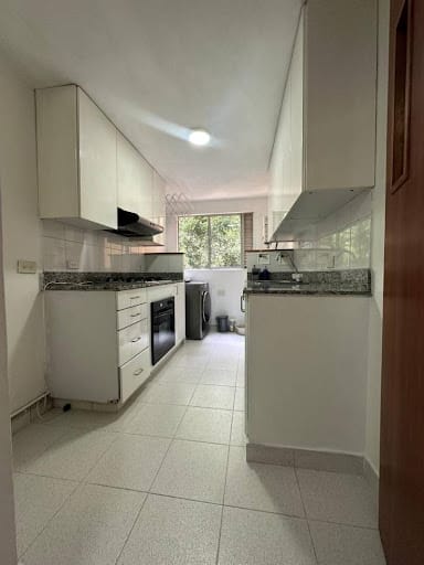 Apartamento de 2 alcobas en arriendo en Castropol, Medellín, 75 m² · foto 3 de 20