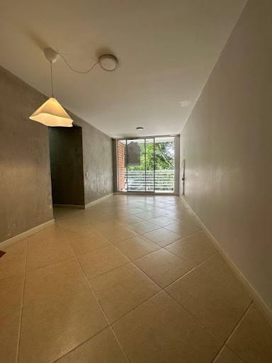 Apartamento de 2 alcobas en arriendo en Castropol, Medellín, 75 m² · foto 7 de 20