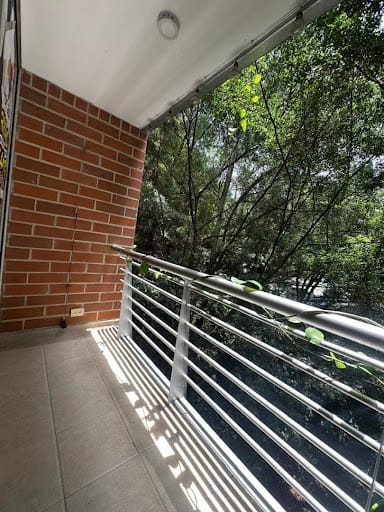 Apartamento de 2 alcobas en arriendo en Castropol, Medellín, 75 m² · foto 9 de 20