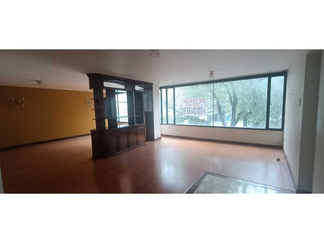 Apartamento de 3 alcobas en venta en Policarpa Salavarreta, Bogotá, 168 m² · foto 2 de 18