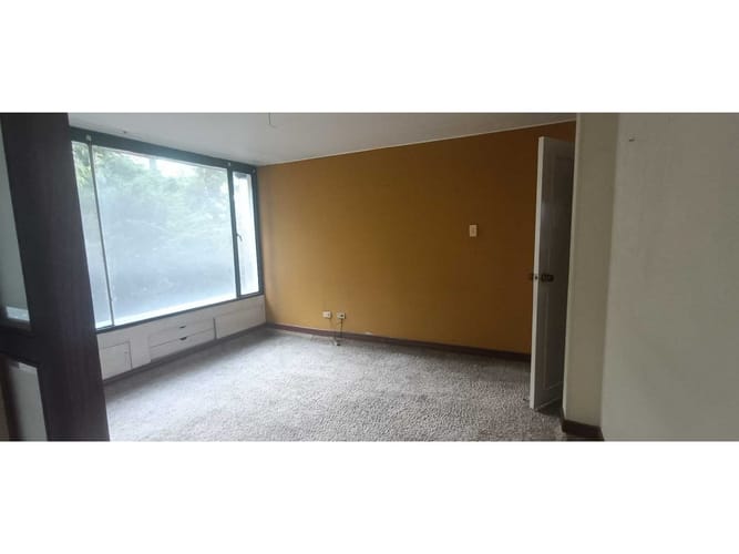 Apartamento de 3 alcobas en venta en Policarpa Salavarreta, Bogotá, 168 m² · foto 7 de 18