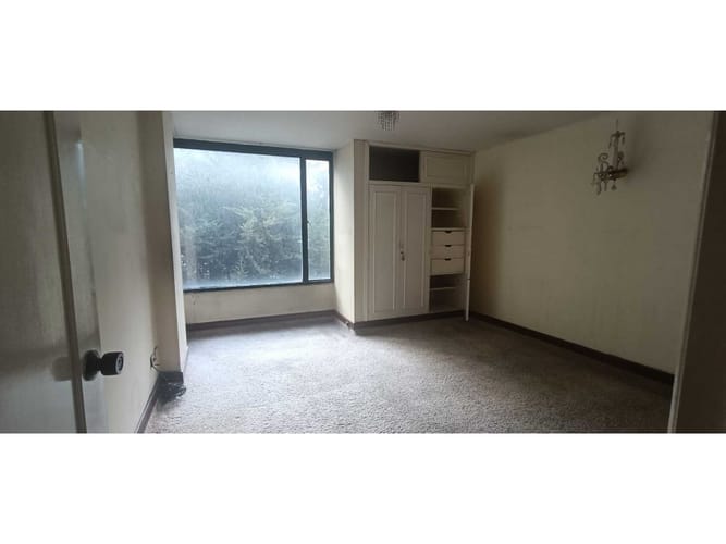 Apartamento de 3 alcobas en venta en Policarpa Salavarreta, Bogotá, 168 m² · foto 8 de 18