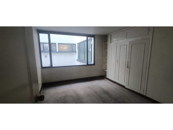 Apartamento de 3 alcobas en venta en Policarpa Salavarreta, Bogotá, 168 m² · foto 13 de 18