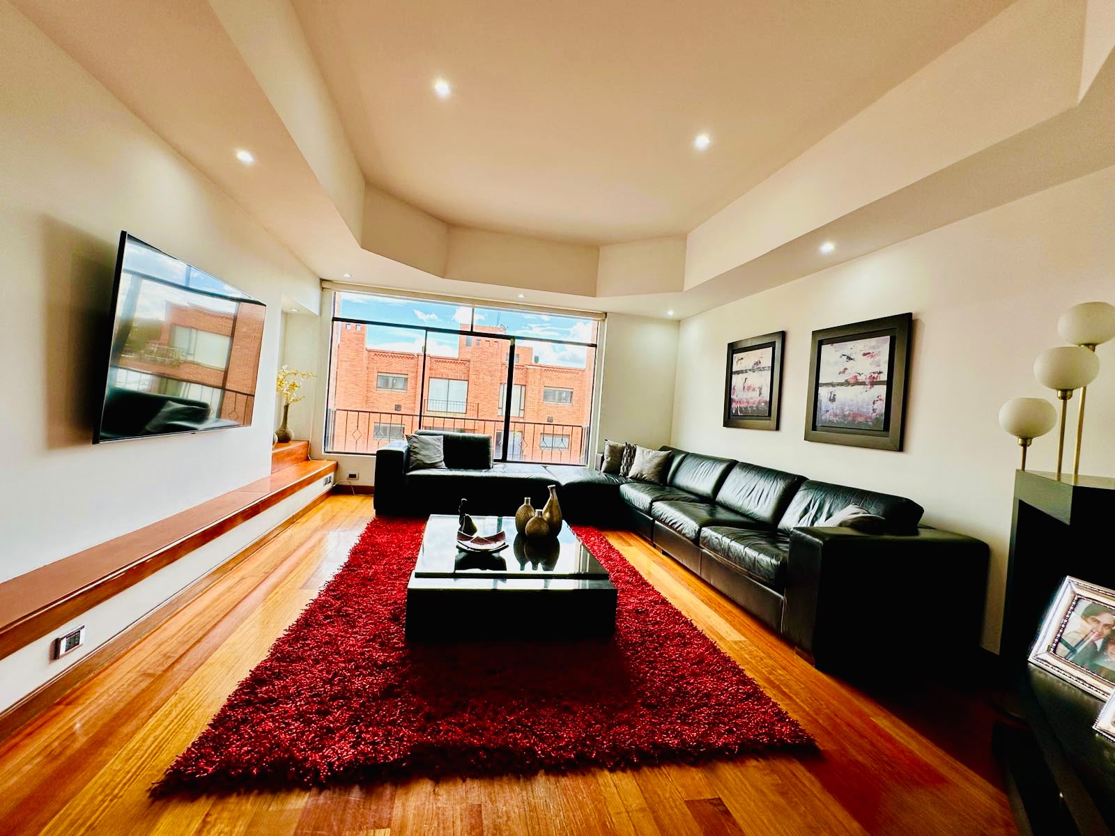 Apartamento en venta en Chicó Navarra, Bogotá · foto 2 de 5