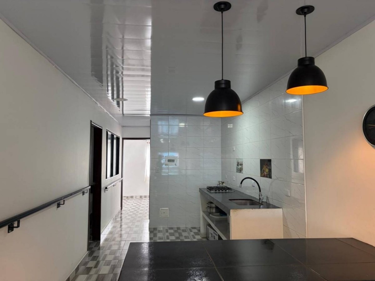 Casa en venta en Perdomo Alto, Bogotá · foto 2 de 13