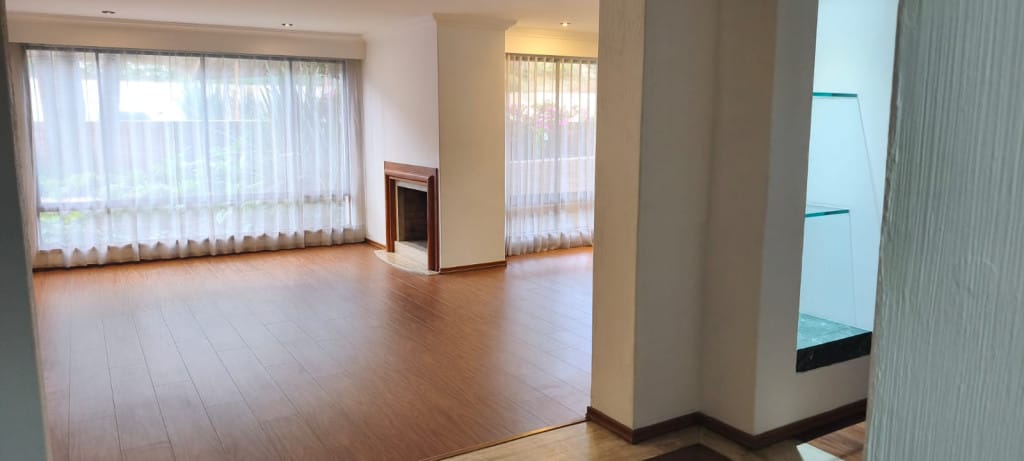 Apartamento de 2 alcobas en arriendo en Colina Campestre, Bogotá, 116 m² · foto 2 de 23