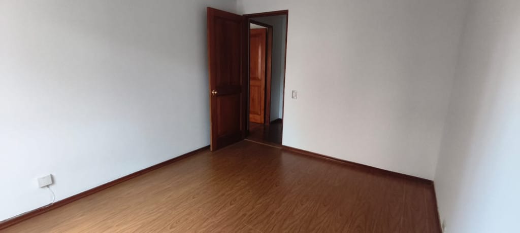 Apartamento de 2 alcobas en arriendo en Colina Campestre, Bogotá, 116 m² · foto 8 de 23