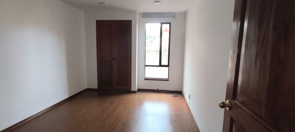 Apartamento de 2 alcobas en arriendo en Colina Campestre, Bogotá, 116 m² · foto 9 de 23