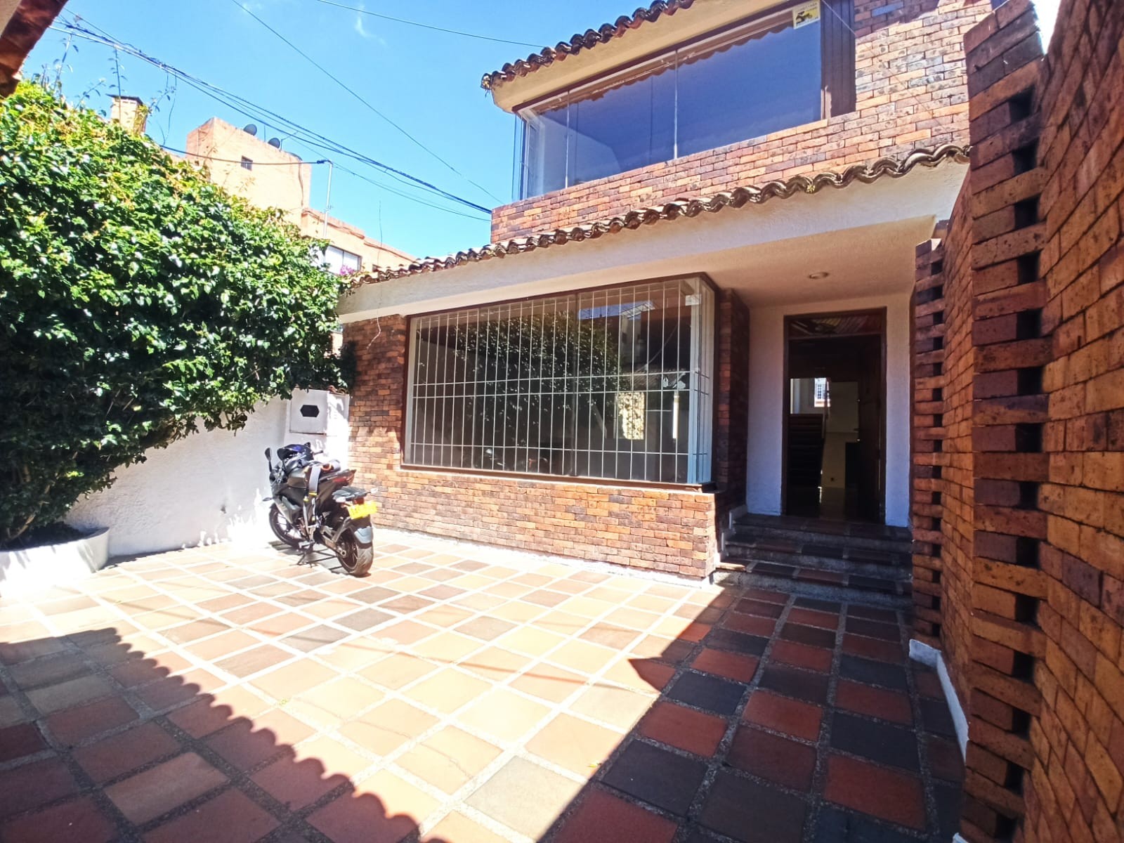 Casa en venta en Cedritos, Bogotá · foto 2 de 23