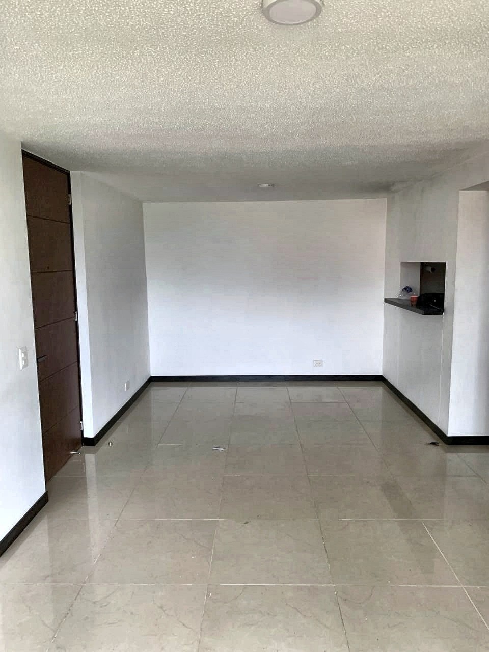 Apartamento en venta en Loma De Los Bernal, Medellín · foto 7 de 15