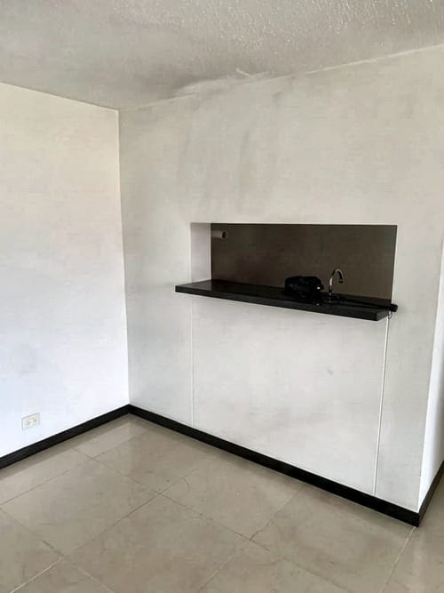 Apartamento en venta en Loma De Los Bernal, Medellín · foto 3 de 15