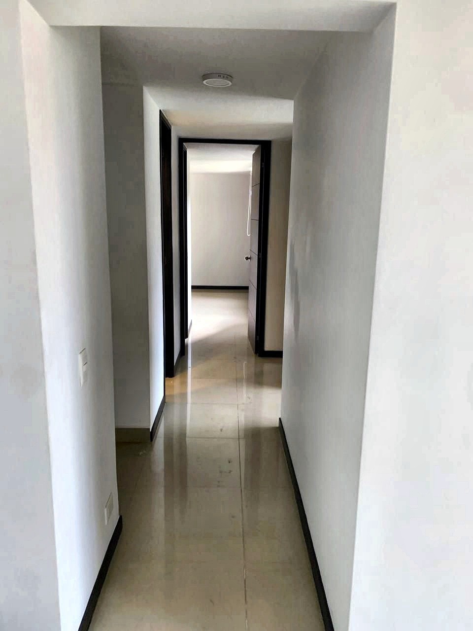 Apartamento en venta en Loma De Los Bernal, Medellín · foto 9 de 15