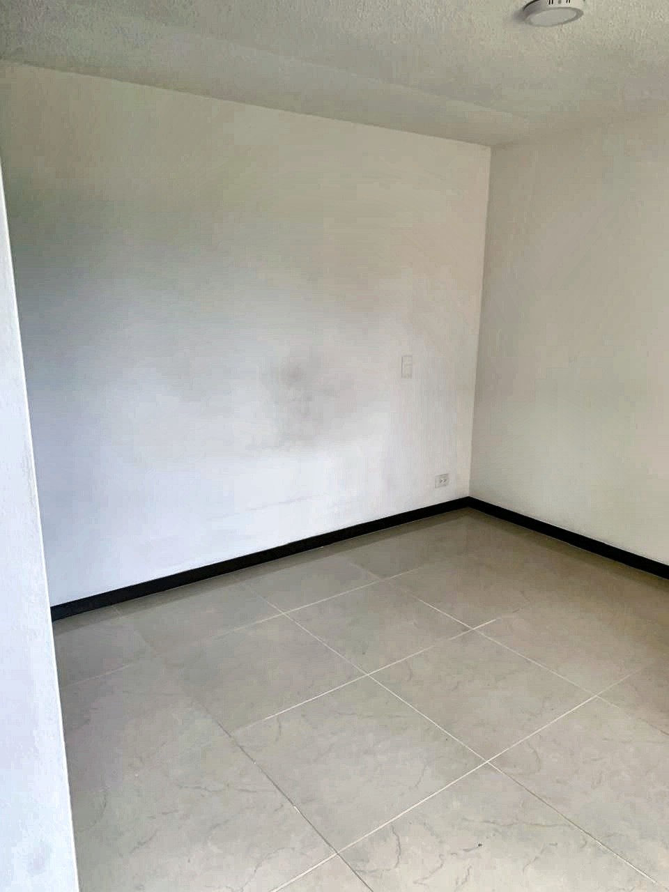 Apartamento en venta en Loma De Los Bernal, Medellín · foto 6 de 15