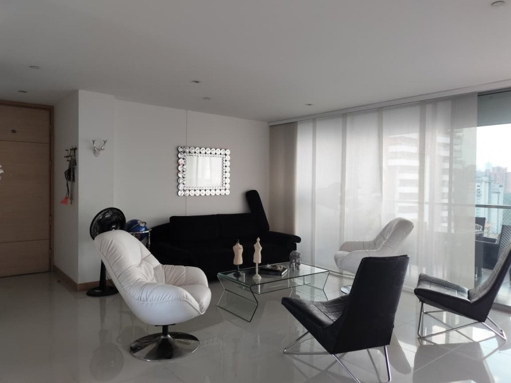 Apartamento en arriendo en La Florida, Medellín · foto 3 de 18