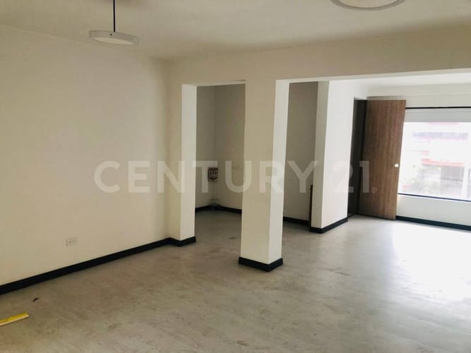 Casa de 3 alcobas en venta en Marly, Bogotá, 663 m² · foto 3 de 24
