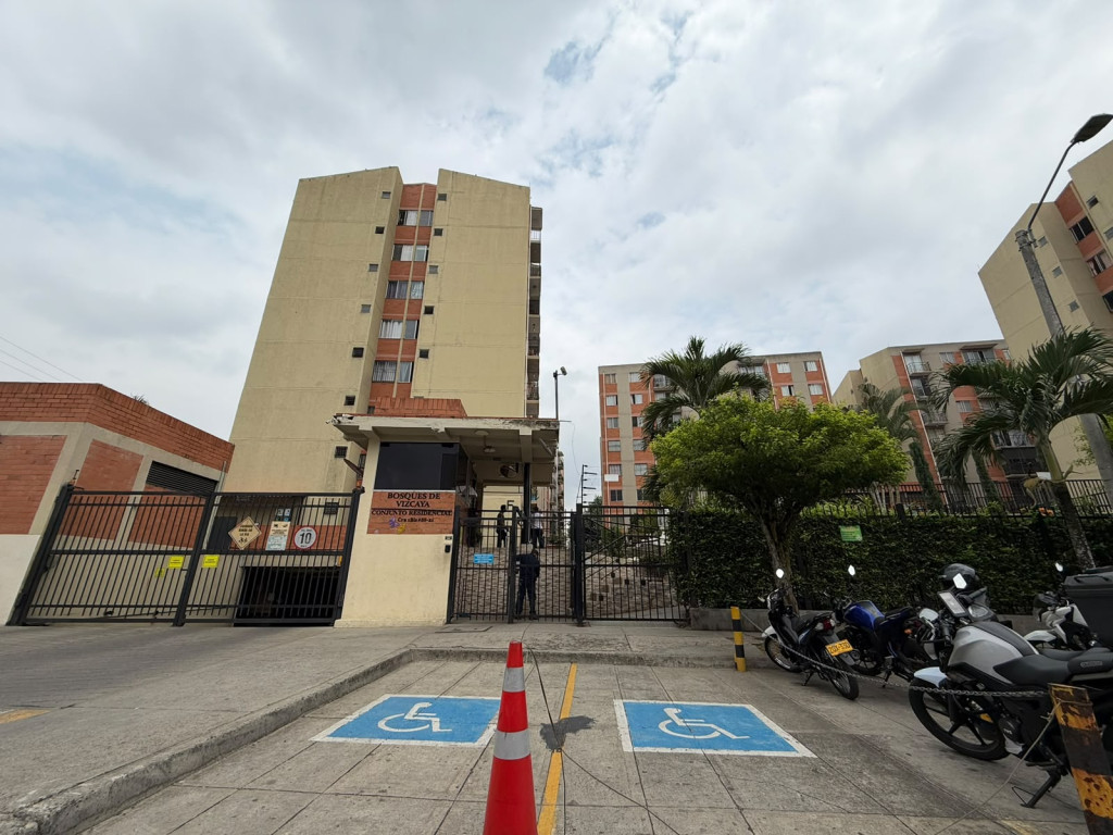 Apartamento en venta en Paseo De Los Almendros, Cali · foto 2 de 11