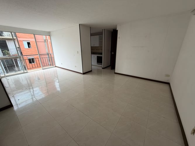 Apartamento en venta en Paseo De Los Almendros, Cali · foto 4 de 11