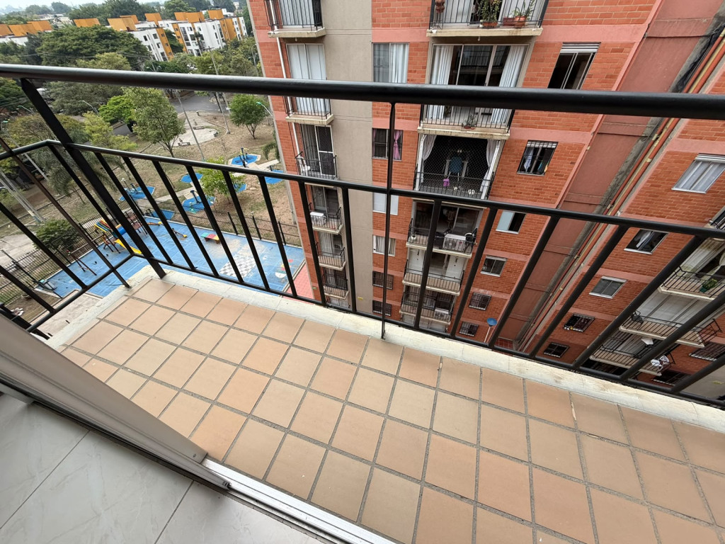 Apartamento en venta en Paseo De Los Almendros, Cali · foto 9 de 11