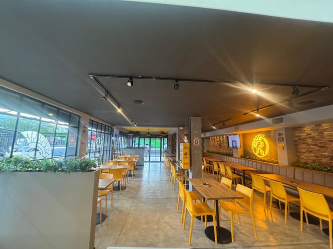 Edificio en venta en Union De Vivienda Popular, Cali, 600 m² · foto 4 de 23