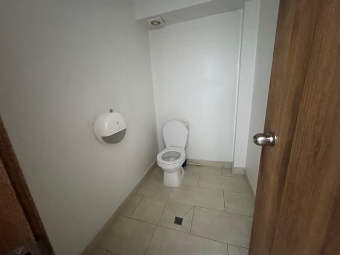 Edificio en venta en Union De Vivienda Popular, Cali, 600 m² · foto 17 de 23