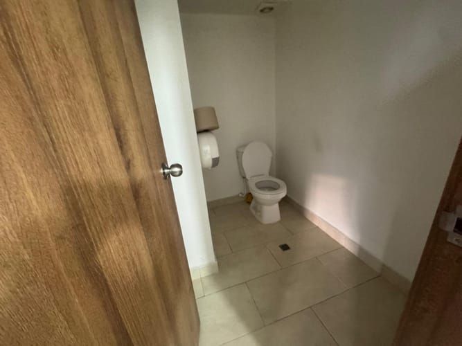 Edificio en venta en Union De Vivienda Popular, Cali, 600 m² · foto 20 de 23