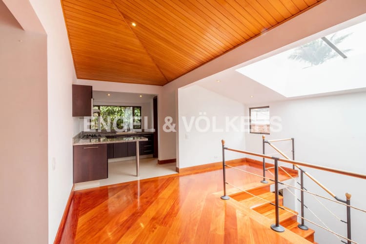 Casa de 7 alcobas en venta en Santa Ana, Bogotá, 463 m² · foto 22 de 24