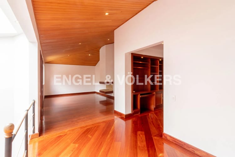 Casa de 7 alcobas en venta en Santa Ana, Bogotá, 463 m² · foto 19 de 24