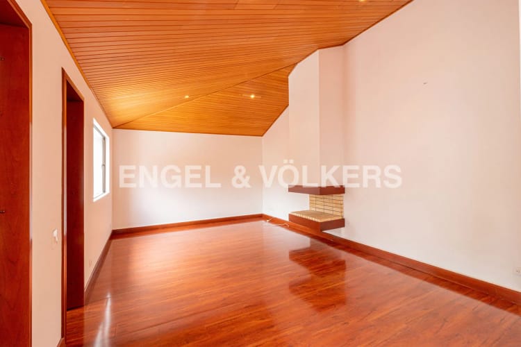 Casa de 7 alcobas en venta en Santa Ana, Bogotá, 463 m² · foto 18 de 24