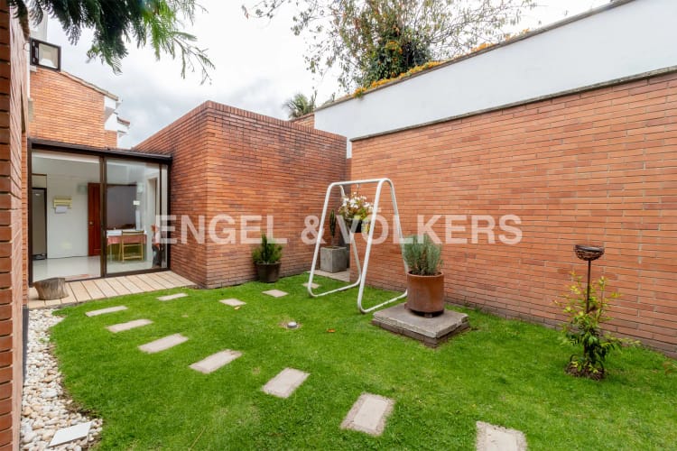 Casa de 7 alcobas en venta en Santa Ana, Bogotá, 463 m² · foto 16 de 24