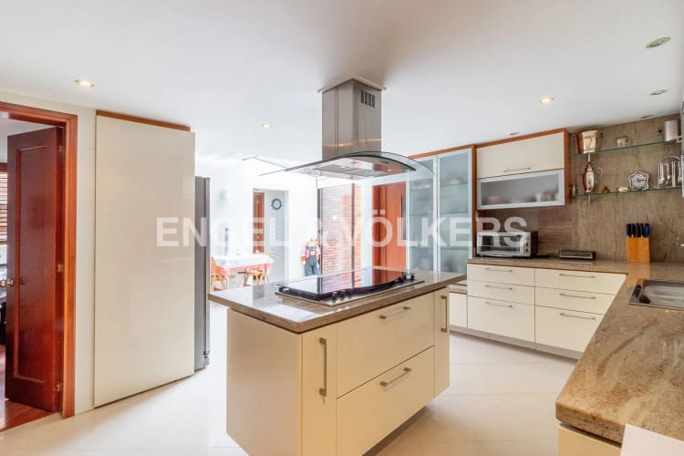 Casa de 7 alcobas en venta en Santa Ana, Bogotá, 463 m² · foto 5 de 24