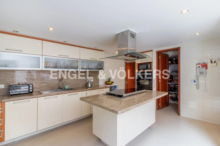 Casa de 7 alcobas en venta en Santa Ana, Bogotá, 463 m² · foto 4 de 24