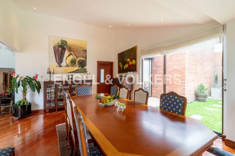 Casa de 7 alcobas en venta en Santa Ana, Bogotá, 463 m² · foto 3 de 24