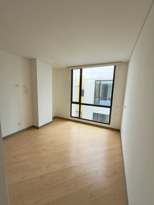 Apartamento de 2 alcobas en arriendo en Los Cedros, Bogotá, 85 m² · foto 3 de 12