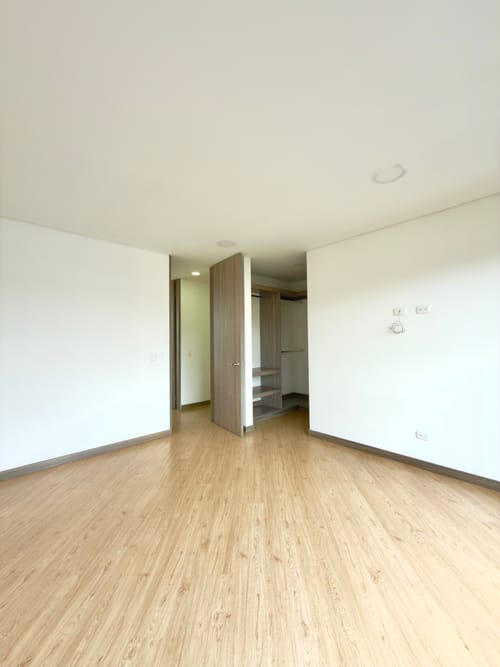Apartamento de 2 alcobas en arriendo en Los Cedros, Bogotá, 85 m² · foto 6 de 12