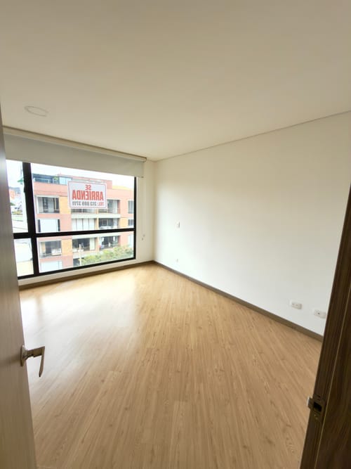 Apartamento de 2 alcobas en arriendo en Los Cedros, Bogotá, 85 m² · foto 7 de 12