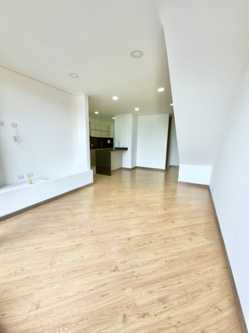 Apartamento de 2 alcobas en arriendo en Los Cedros, Bogotá, 85 m² · foto 10 de 12