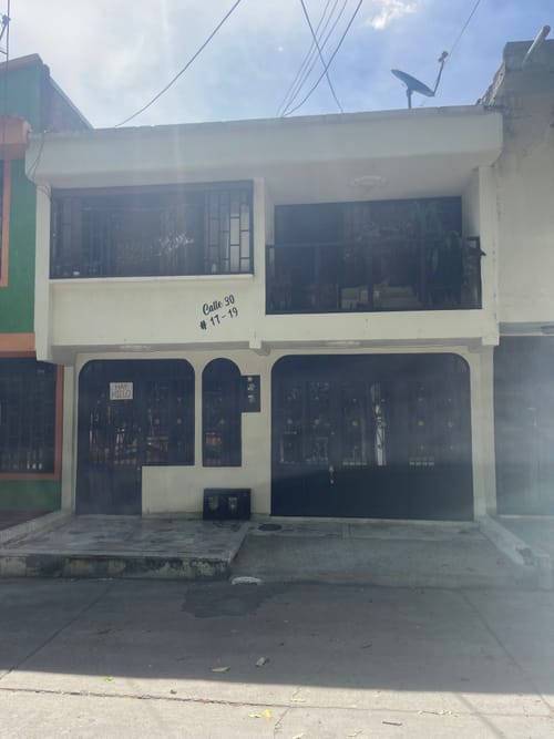 Casa de 4 alcobas en venta en Los Andes, Neiva, 224 m² · foto 2 de 11
