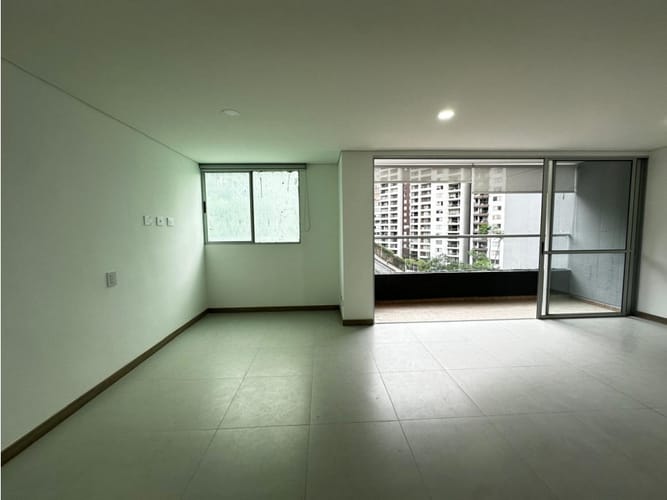 Apartamento de 2 alcobas en venta en Las Lomitas, Sabaneta, 75 m² · foto 3 de 18