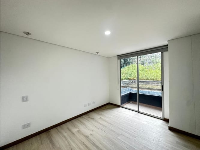 Apartamento de 2 alcobas en venta en Las Lomitas, Sabaneta, 75 m² · foto 12 de 18