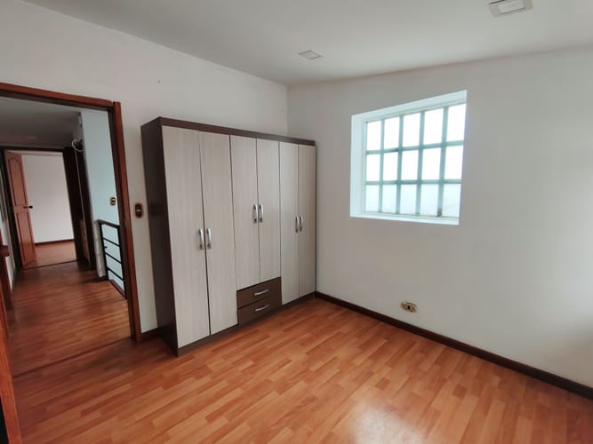 Casa de 5 alcobas en venta en La Soledad, Bogotá, 220 m² · foto 3 de 24