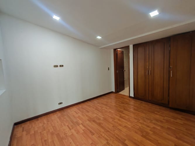 Casa de 5 alcobas en venta en La Soledad, Bogotá, 220 m² · foto 7 de 24