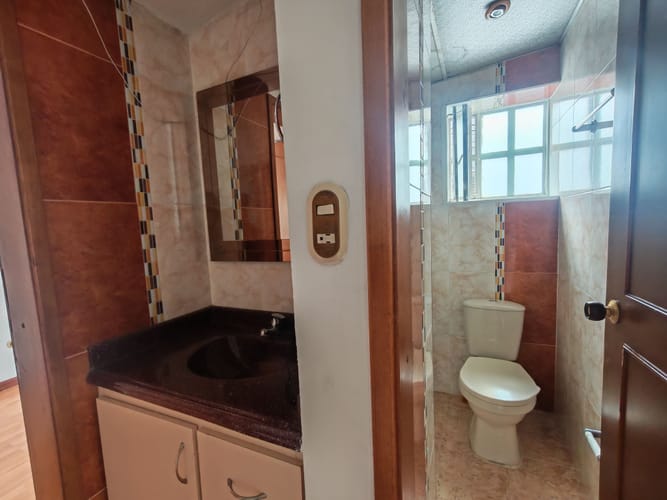 Casa de 5 alcobas en venta en La Soledad, Bogotá, 220 m² · foto 9 de 24