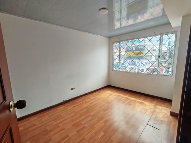 Casa de 5 alcobas en venta en La Soledad, Bogotá, 220 m² · foto 10 de 24