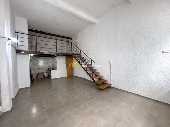 Alquiler local comercial a pie de calle - Ciudad Vieja · Foto 2