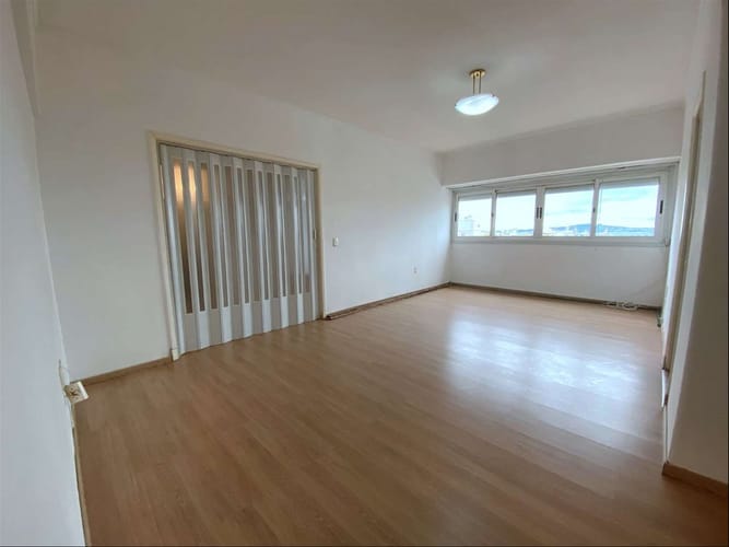 Photo 3 of 23