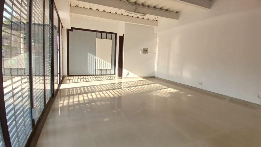Local en arriendo en El Bosque, Cali, 50 m² · foto 2 de 15