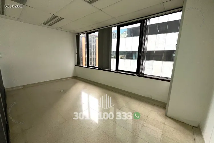 Oficina en arriendo en Milla De Oro, Medellín, 120 m² · foto 2 de 10