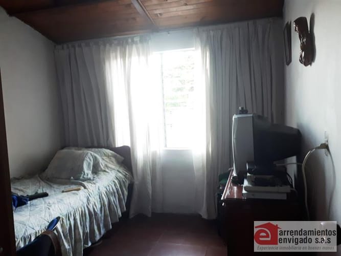 Casa de 4 alcobas en venta en El Trianon, Envigado, 160 m² · foto 5 de 23